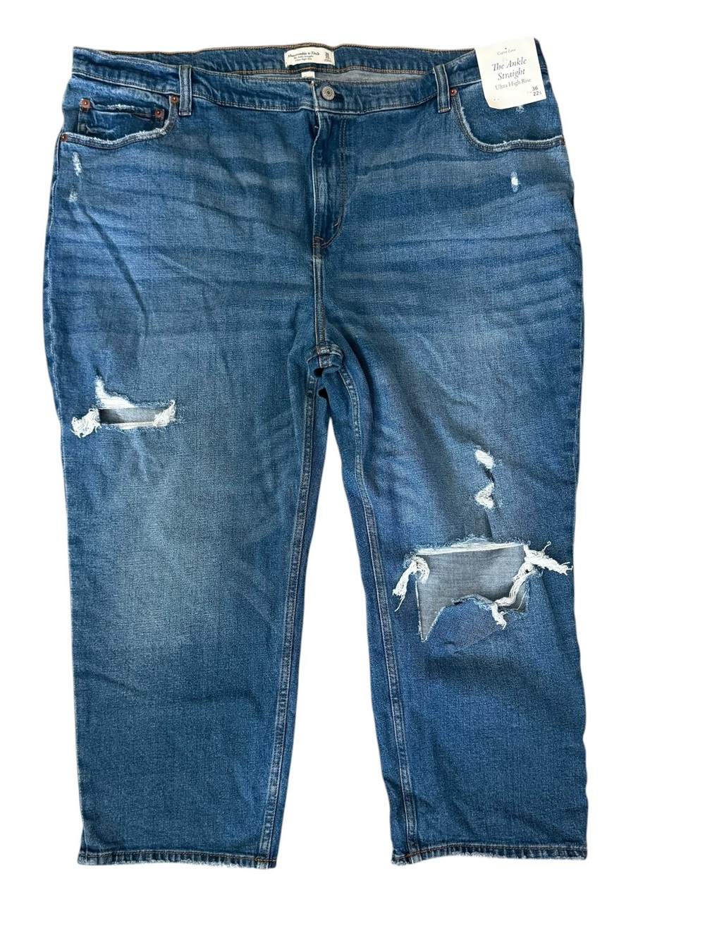 Abercrombie & Fitch Distressed Ankle Straight Jeans SHORT
